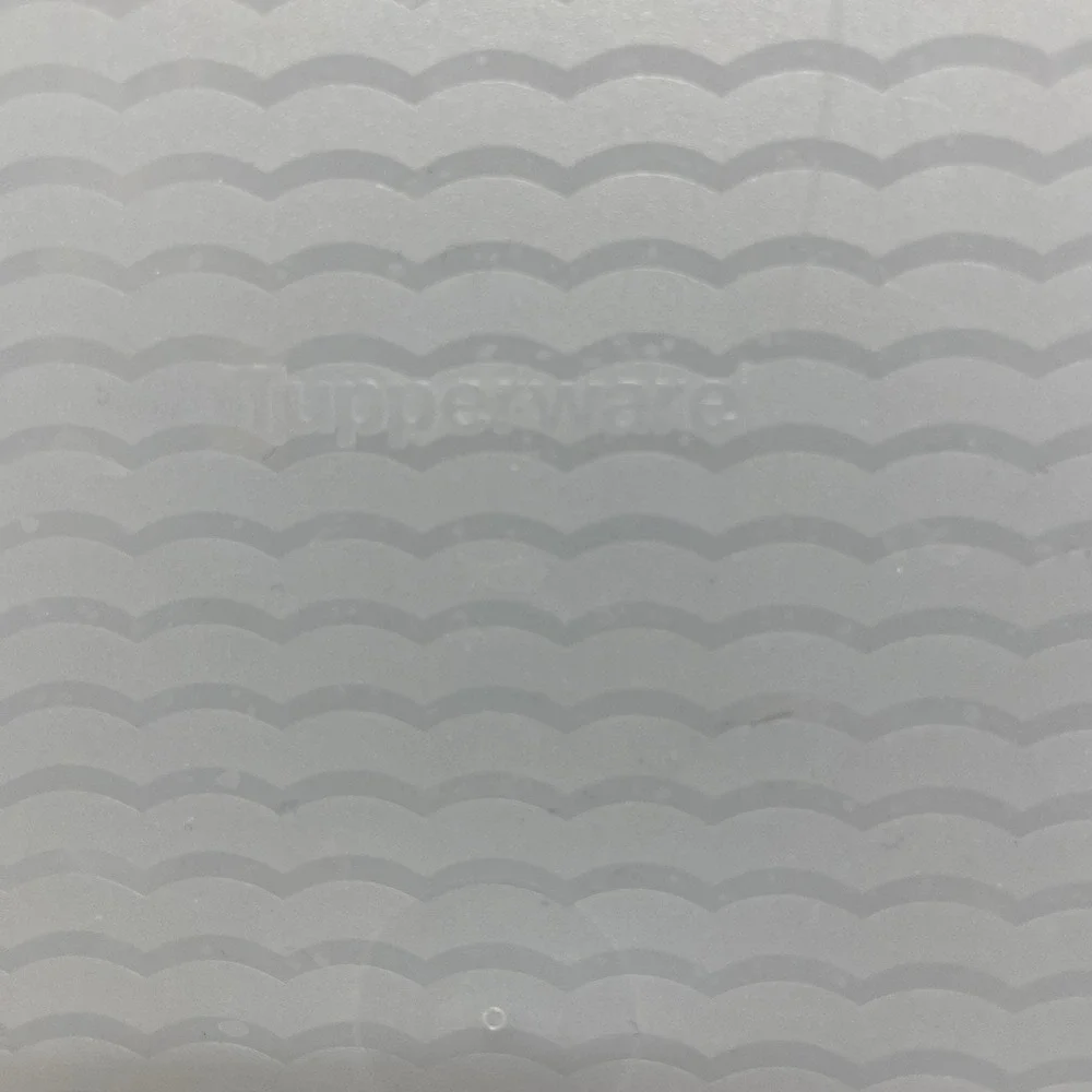 Tupperware 6